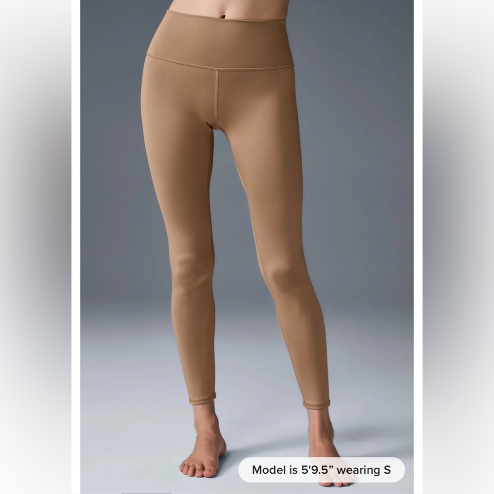 NWT Alo yoga 7/8 High-Waist Airlift Legging, women medium, color toasted almond